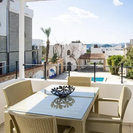 Apartment Dolphin Residences Taflan 2 *